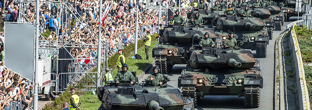 Πολωνία: Με εντυπωσιακή στρατιωτική παρέλαση γιόρτασαν την 99η επέτειο της πρώτης νίκης κατά του κομμουνισμού