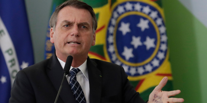 Βραζιλία: Επιβεβαιώνει τις φήμες για ελαφρότητα ο Μπολσόναρου