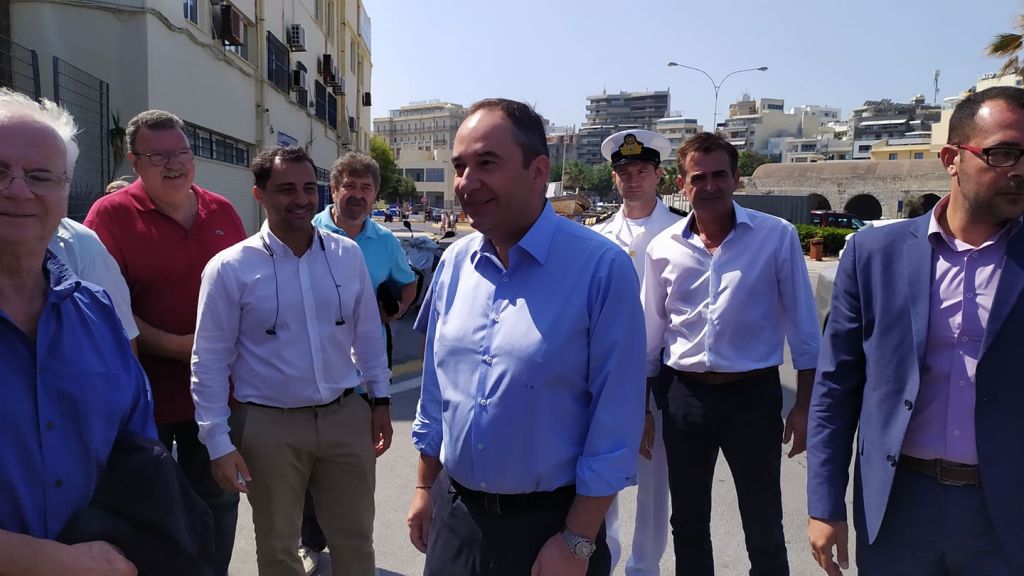 Στο Ηράκλειο Κρήτης ο υπουργός Ναυτιλίας Γιάννης Πλακιωτάκης – Συναντήσεις με την ηγεσία του κεντρικού λιμεναρχείου