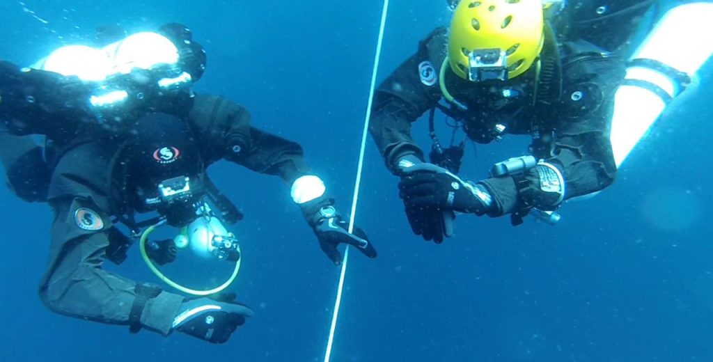 Θρίλερ στην Κάρπαθο: Αγνοούνται σπηλαιοκαταδύτες – Σπεύδει ομάδα της ΜΥΑ/ΛΣ – Μπαίνει το πρωί στο σπήλαιο (upd)