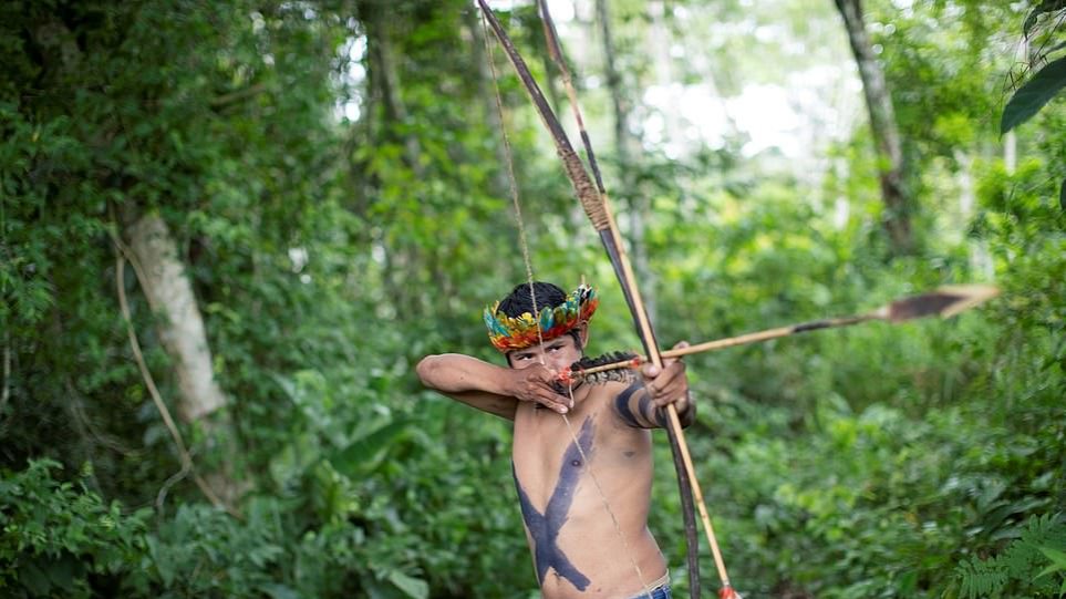 Ιθαγενείς του Αμαζονίου: «Έτοιμοι να δώσουμε τις ζωές μας για τα δάση μας» (βίντεο)