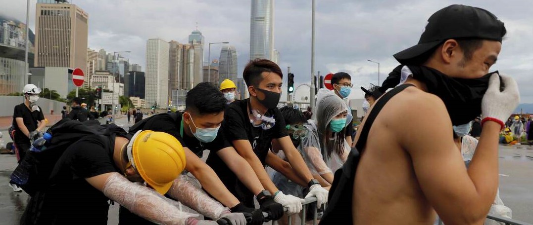 Ανοιξαν πυρ οι κινεζικές δυνάμεις ασφαλείας κατά των διαδηλωτών στο Χονγκ Κονγκ!