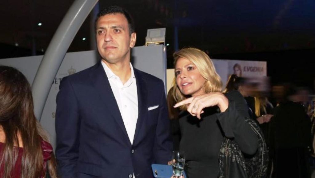 Τζένη Μπαλατσινού: Η «σκιά» του Β.Κικίλια σε όλες τις εμφανίσεις του! – Μαζί και στην Μάνη!