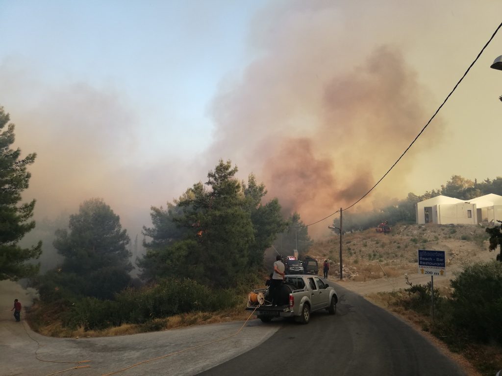 Φωτιά στη Σάμο: Καλύτερη η εικόνα χωρίς ενεργό μέτωπο (βίντεο-φωτο)