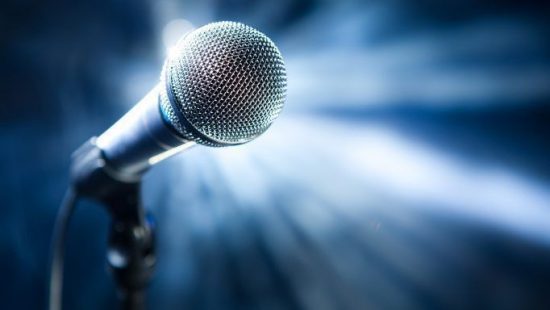 Μάχη με τον καρκίνο δίνει ο γνωστός τραγουδιστής – Δεν θέλει να το κρατήσει μυστικό