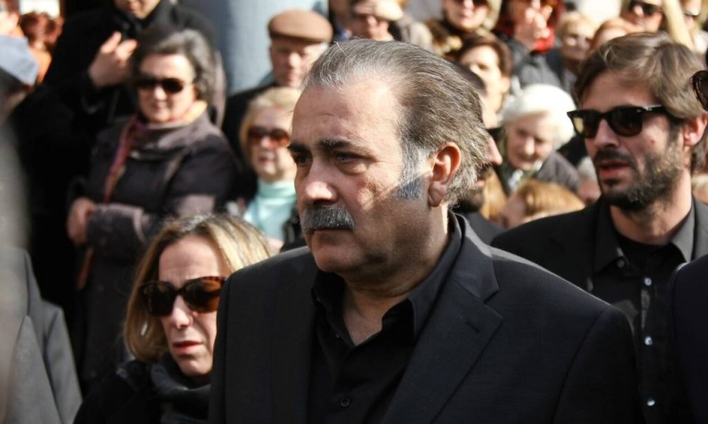 Θλίψη στην εξόδιο ακολουθία της Τασούλας Λαζοπούλου – «Θα έδινα τα πάντα για να γυρίσεις πίσω κορίτσι μου»