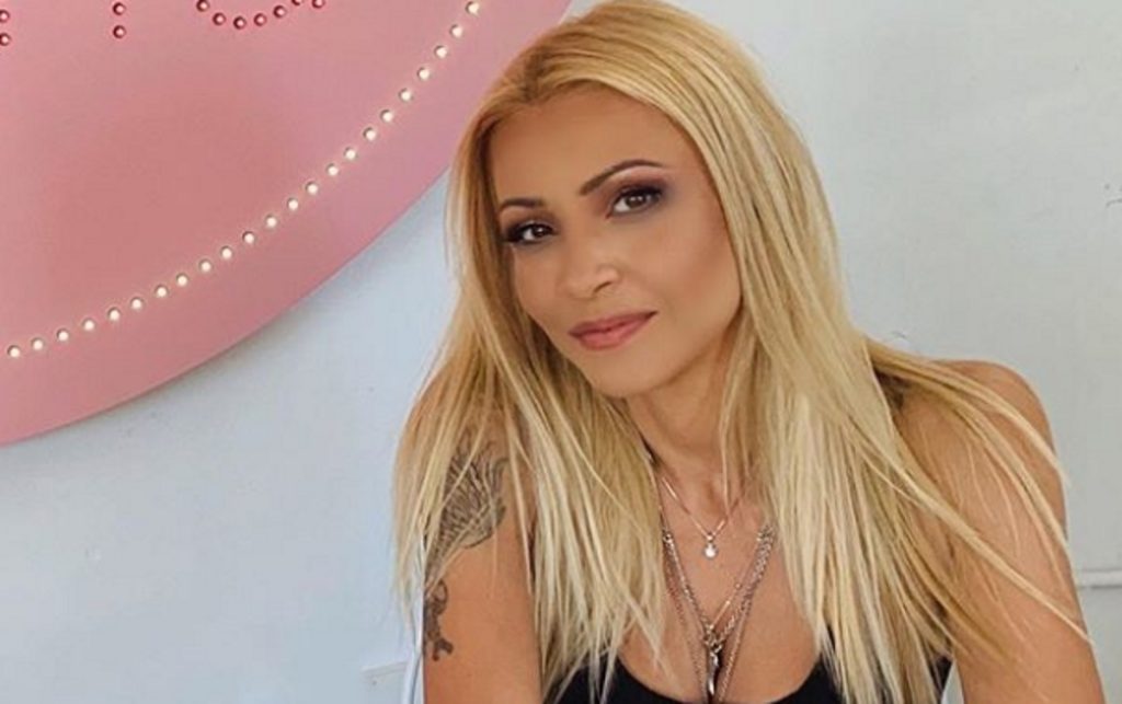 Λένα Παπαδοπούλου: Ποζάρει με μπλε μπικίνι και ανεβάζει τη θερμοκρασία στα ύψη (φωτο)