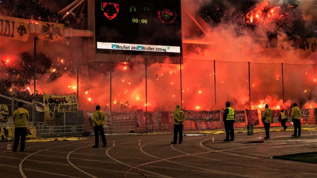 Original: «Ντροπή σας, δεν κάνετε για την ΑΕΚ»