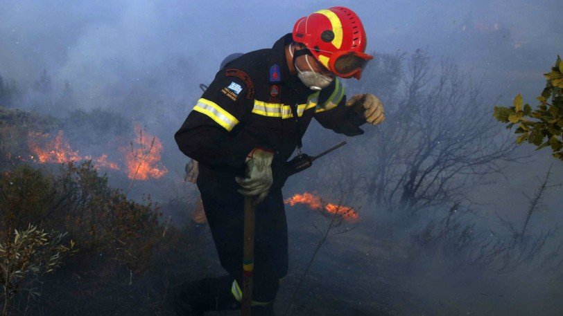 Φωτιά στον Μαραθώνα: Τέθηκε υπό μερικό έλεγχο