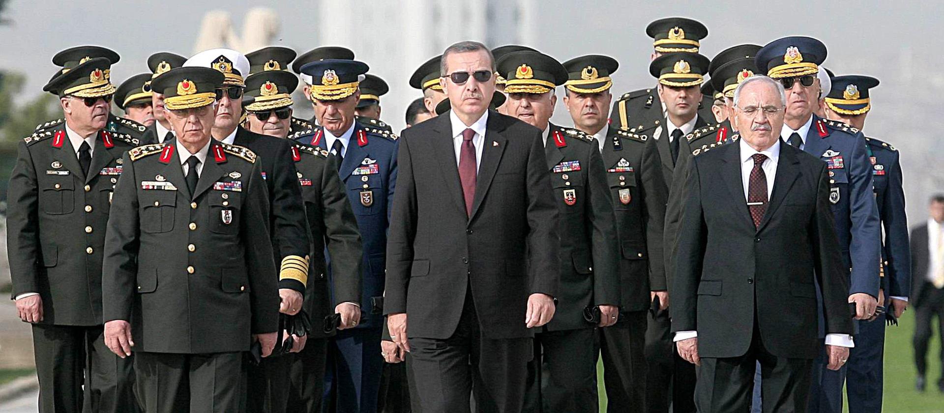 Cumhuriyet: Ηχηρές παραιτήσεις ανώτερων αξιωματικών στην Τουρκία – Δυο ήταν υπεύθυνοι στις επιχειρήσεις στην Ιντλίμπ