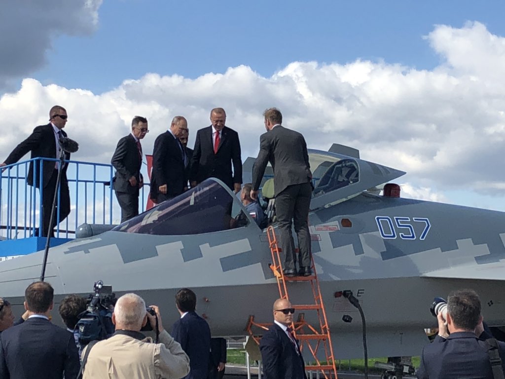 Προοίμιο εξελίξεων: Iστορική στιγμή στην Ρωσία – Ο Ρ.Τ.Ερντογάν στο κόκπιτ του Su-57 (φωτό, βίντεο)