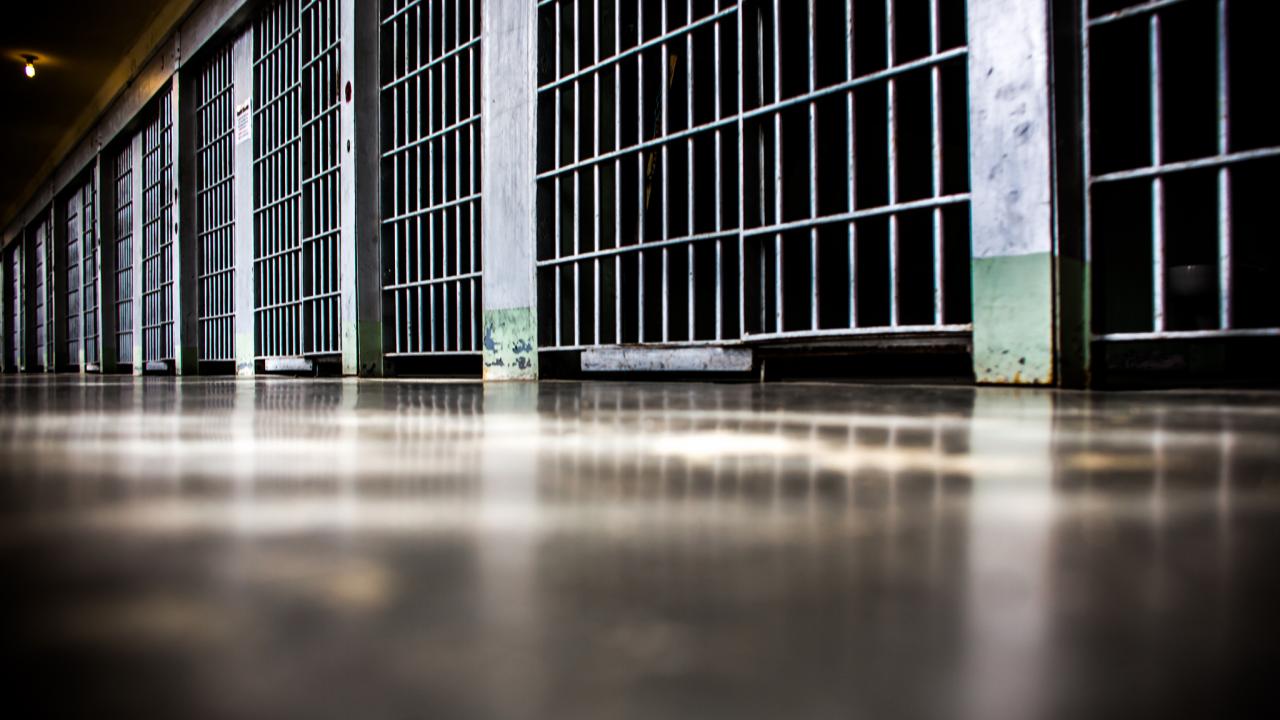 Κρήτη: Δικηγόρος πήγαινε στον πελάτη του στη φυλακή και αντί για δικόγραφα κουβαλούσε… χασίς