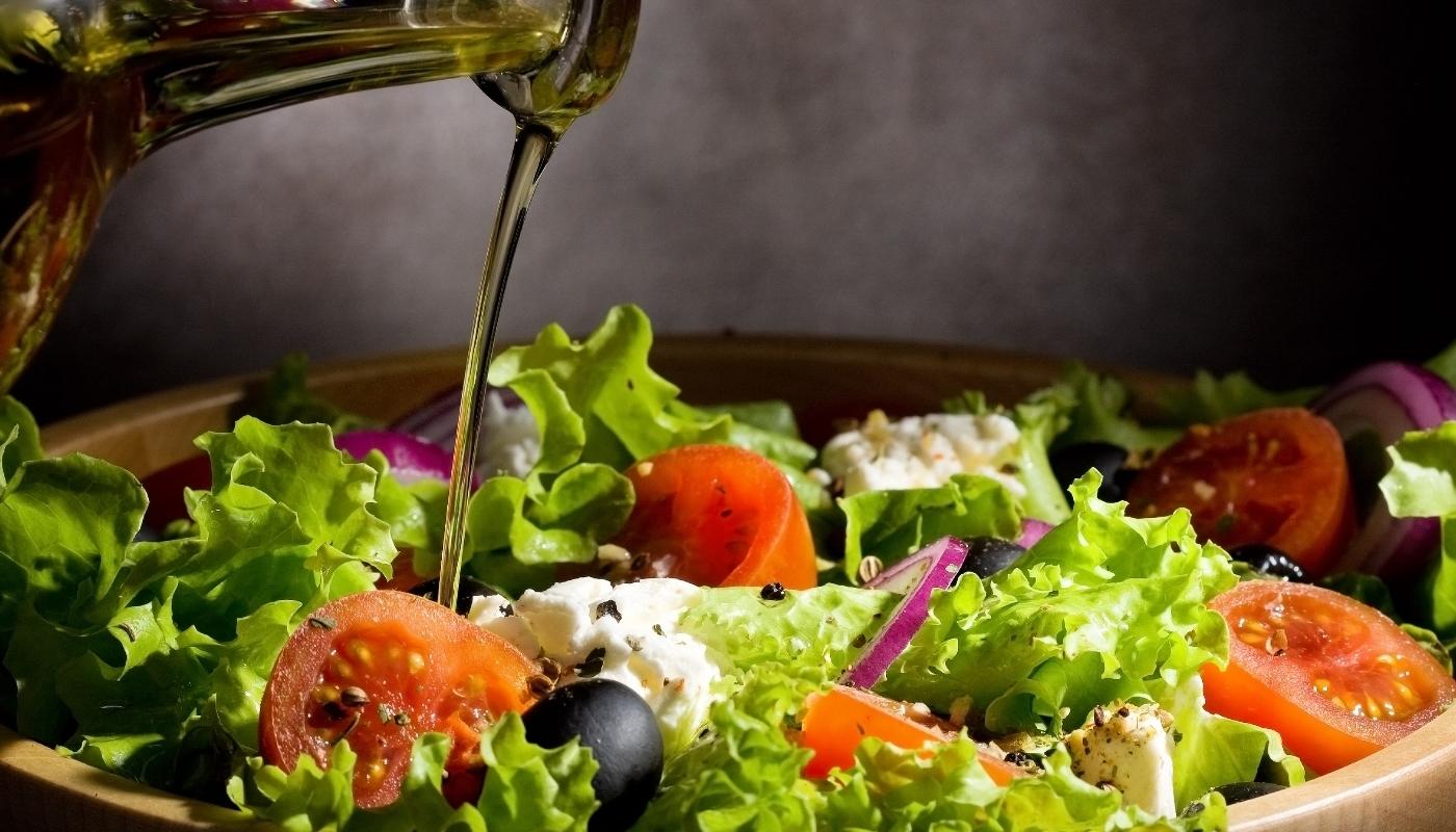 Δείτε τι συμβαίνει στον οργανισμό σας όταν καταναλώνετε ελαιόλαδο με ντομάτα