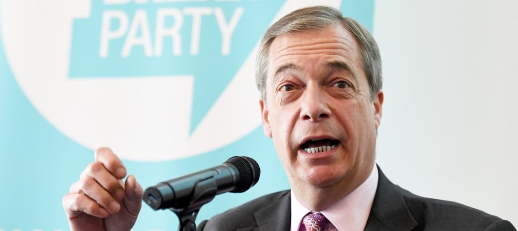 Ν.Φάρατζ σε Μπ.Τζόνσον: «Brexit χωρίς συμφωνία αλλιώς θα σε πολεμήσω»