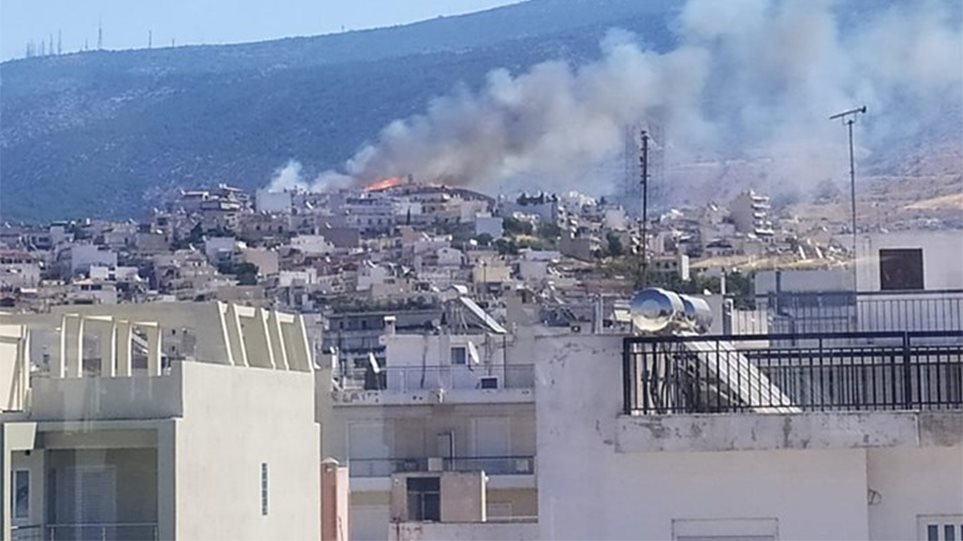Σε ύφεση η φωτιά στον Βύρωνα, συνεχίζεται η κατάσβεση στα Τουρκοβούνια – Υψηλός κίνδυνος για πυρκαγιές