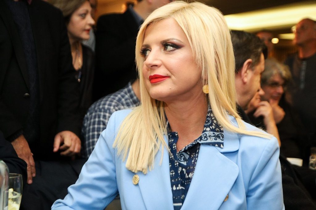 «Όλα τα λεφτά» η εμφάνιση της Μαρίνας Πατούλη στην τελετή ορκωμοσίας του δήμου Αμαρουσίου (φωτο)