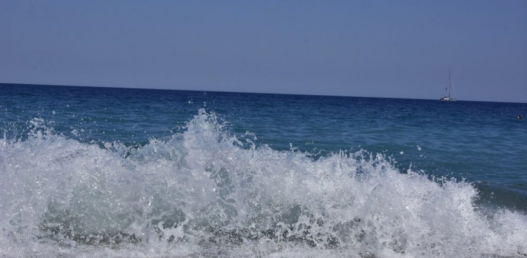 Καιρός: Με υψηλές θερμοκρασίες και 8 μποφόρ στο Αιγαίο η σημερινή μέρα