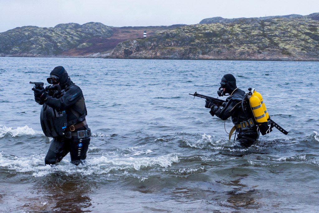 H μεγάλη σύγκρουση: Navy Seals εναντίον Spetsnaz – Ποιος νικάει; (βίντεο)