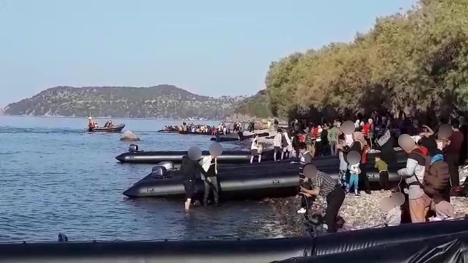 Έκτακτο ΚΥΣΕΑ συγκαλεί η κυβέρνηση – Καρέ-καρέ η απόβαση 550 αλλοδαπών στην Λέσβο (βίντεο, φωτό)