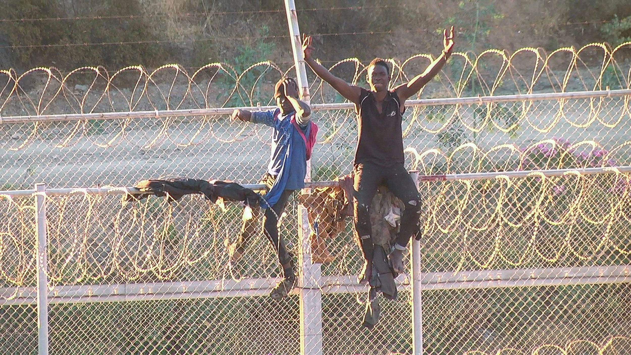 Θέουτα: Νέα απόπειρα παραβίασης των ισπανικών συνόρων από Αφρικανούς (βίντεο)