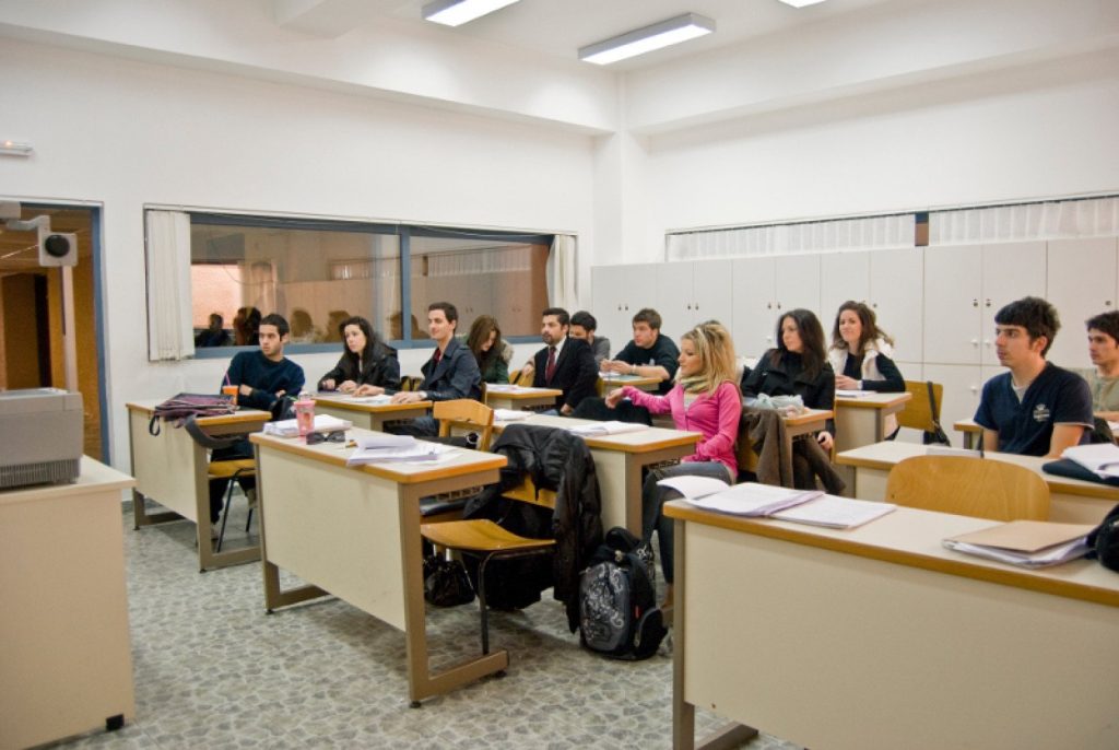 Ξεκινούν οι αιτήσεις για τα Δημόσια ΙΕΚ – Πότε αρχίζουν