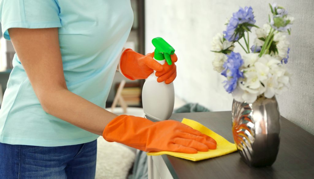 Και όμως λειτουργεί: Το μυστικό για να πείτε «αντίο» μια για πάντα στη σκόνη