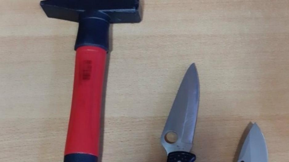 Εικόνα σοκ από τα πολεμοφόδια των οπαδών της Σλόβαν (φωτο)