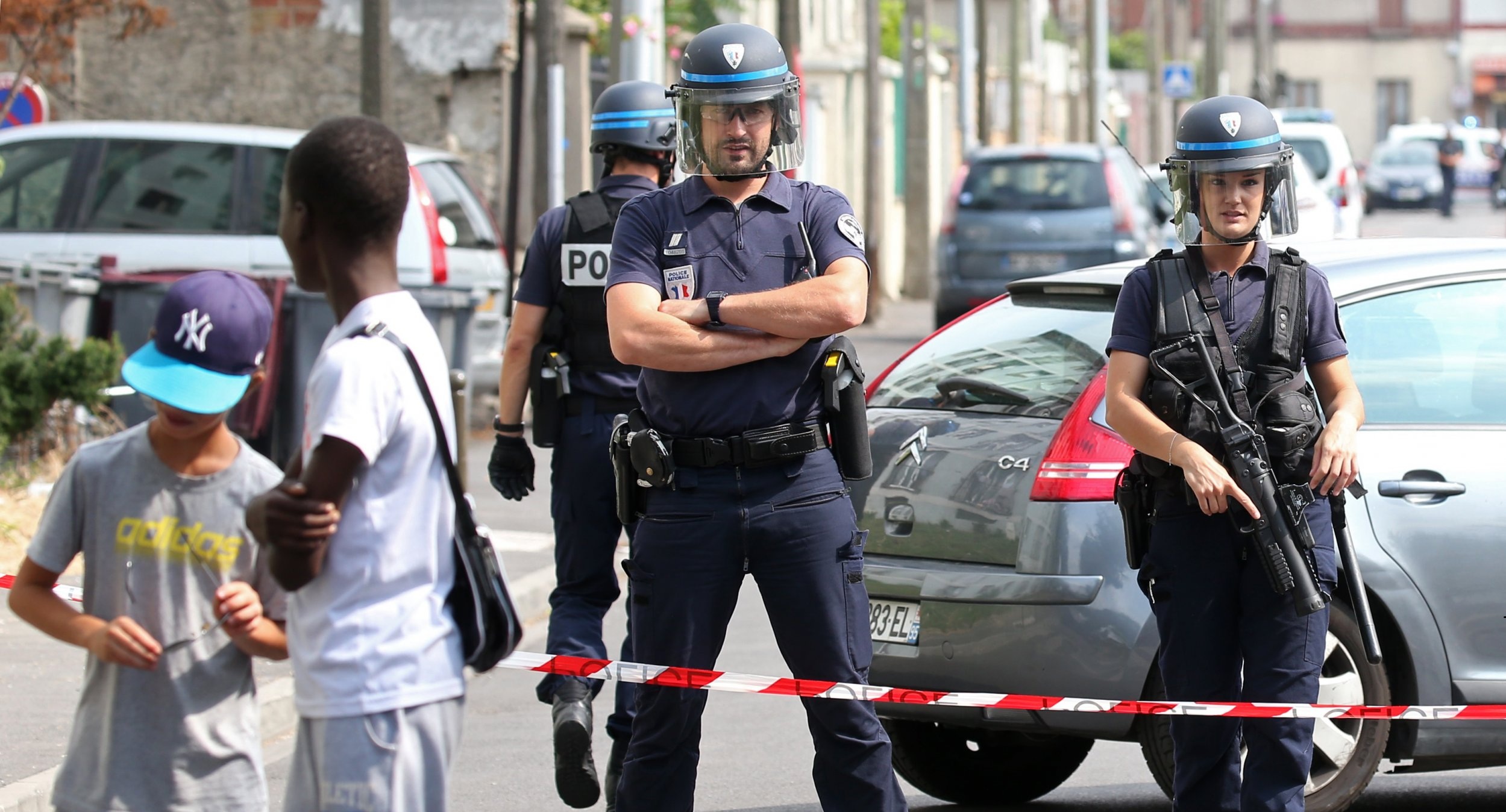 Γαλλία: Αφγανός ισλαμιστής «μετανάστης» κατακρεουργεί με μαχαίρι εννέα ανθρώπους!