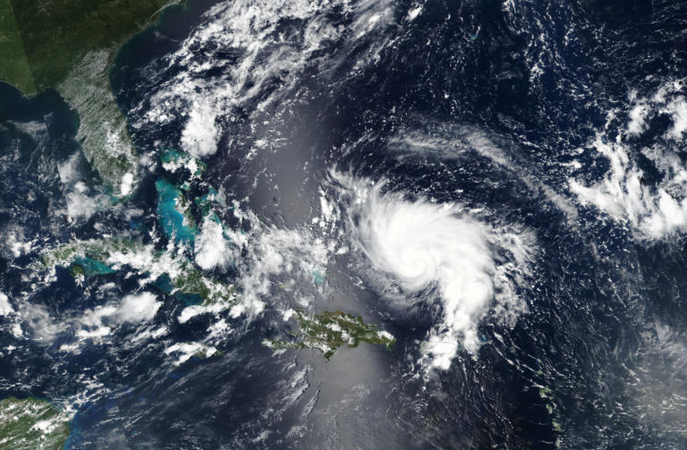 Ο κυκλώνας Ντόριαν αναβαθμίστηκε σε κατηγορία 5 – Προκαλεί συναγερμό σε πολλές πολιτείες