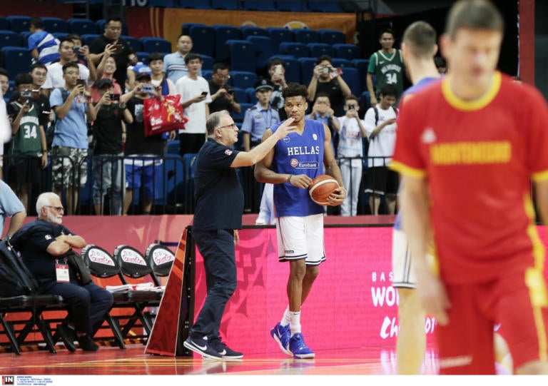 Παγκόσμιο Κύπελλο: Πανικός για Αντετοκούνμπο στις κερκίδες – «Τρελάθηκαν» οι Κινέζοι (φωτο)