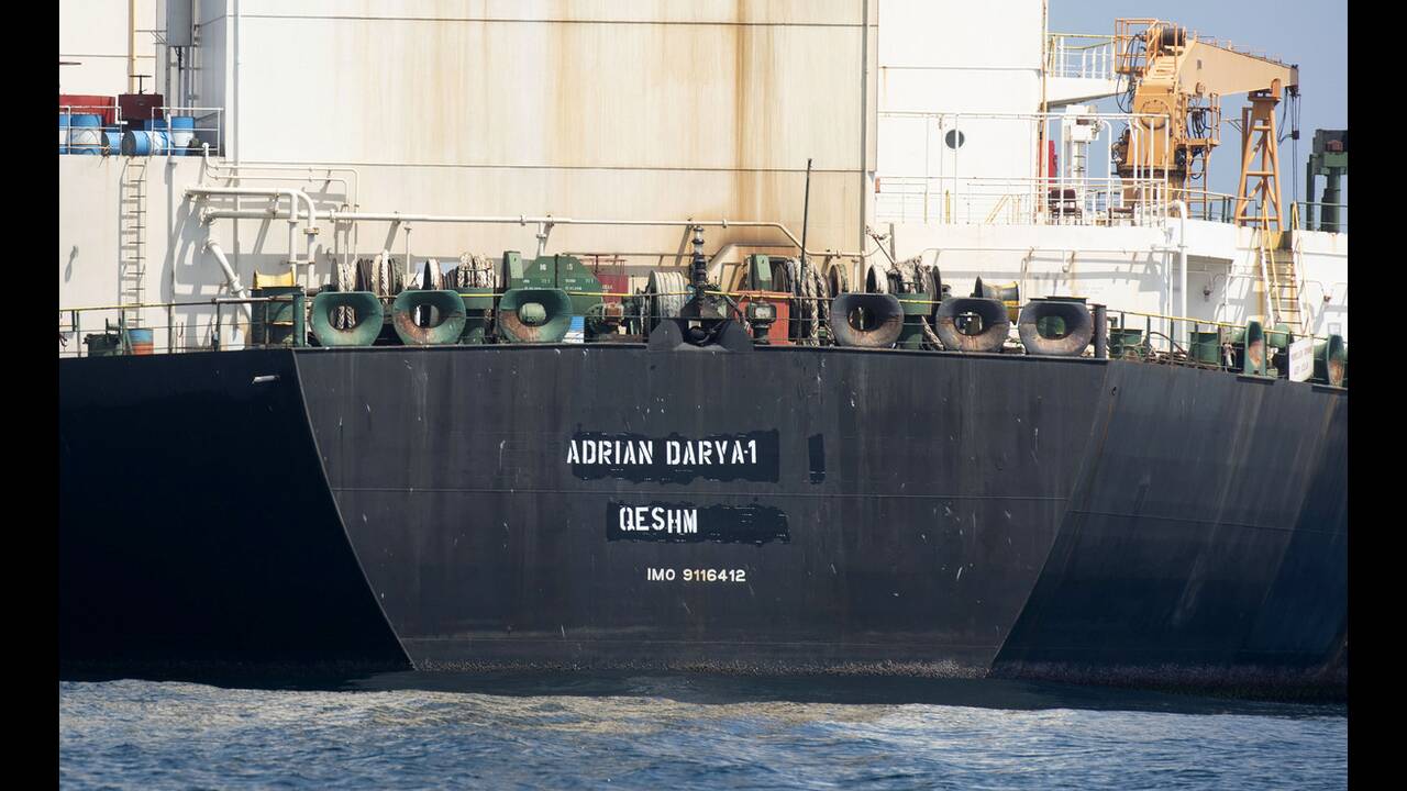 Έξω από την Τρίπολη σταμάτησε το Adrian Darya 1 τη Δευτέρα – Περιπλανήθηκε στη Μεσόγειο το Σαββατοκύριακο