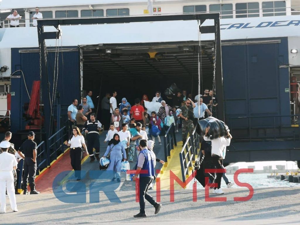 640 παράνομοι μετανάστες έφτασαν από την Μόρια στην Θεσσαλονίκη