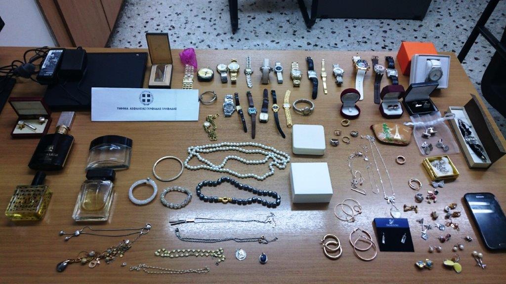 Γλυφάδα: Σύλληψη διακινητών με λεία… 130.000 ευρώ