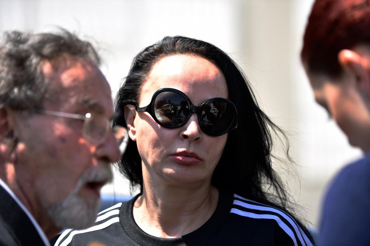 Βίκυ Σταμάτη: Πουλά μέσω facebook προσωπικά της αντικείμενα! Στο «σφυρί» πανάκριβες τσάντες