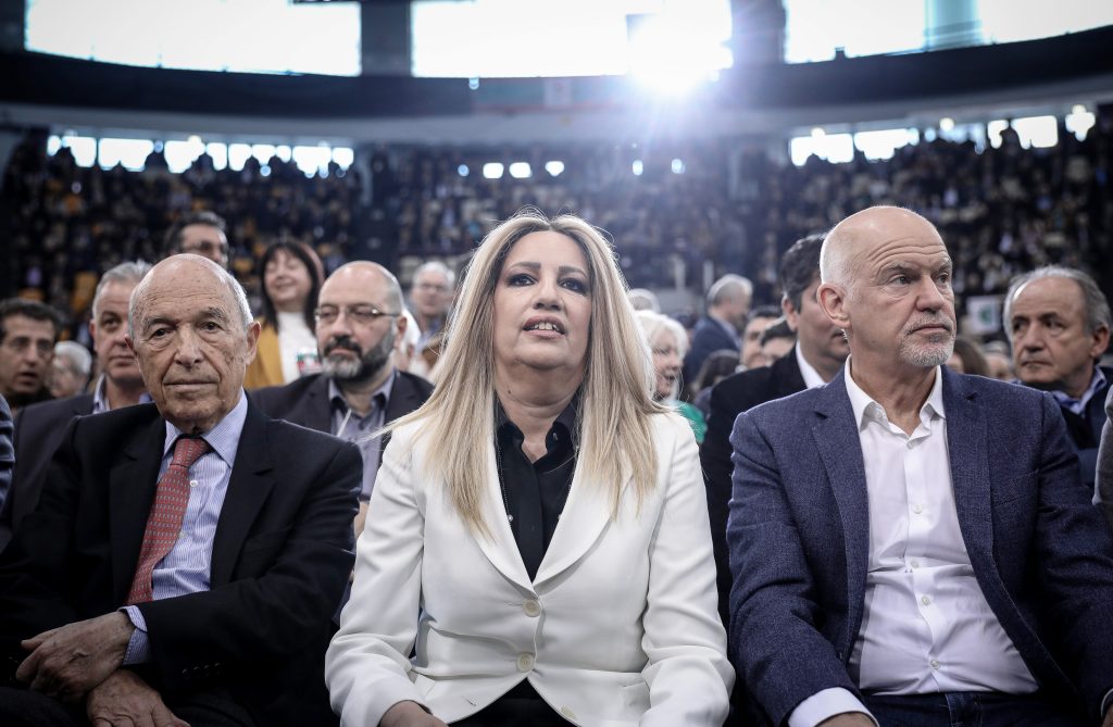 Επέτειος με ανοιχτές συγκρούσεις στο ΠΑΣΟΚ! Φώφη: «Όποιος θέλει να με αμφισβητήσει, ας το κάνει στο Κίνημα Αλλαγής»