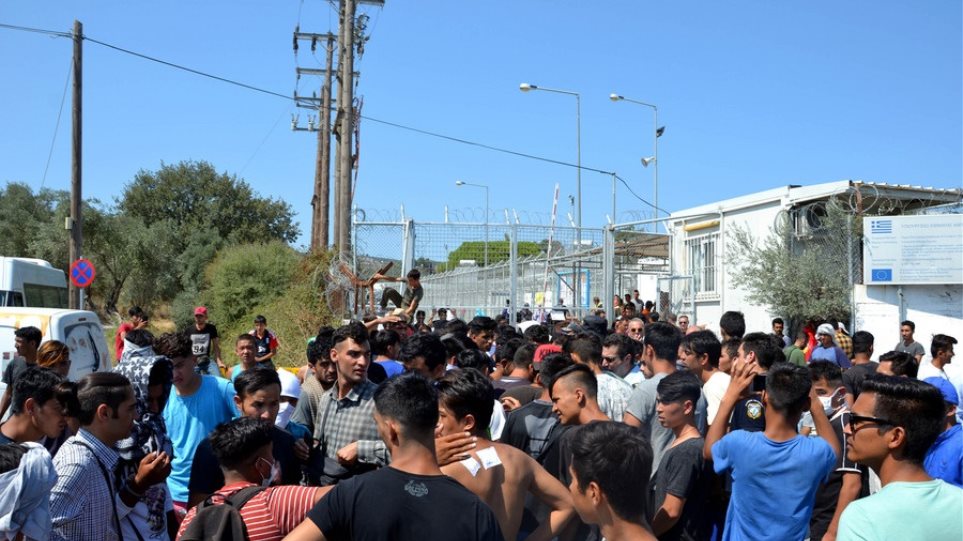 Δήμαρχοι βορείου Αιγαίου για αλλοδαπούς: «Κανένα νέο κέντρο παραμονής – Να φύγουν προς την ενδοχώρα»