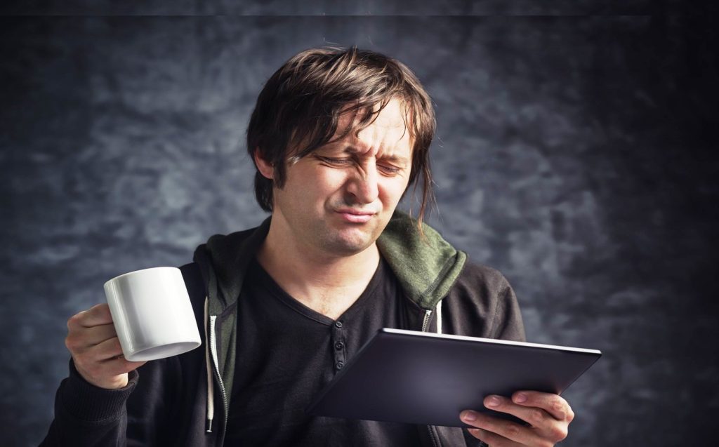 Aισχρό κείμενο με χυδαιότητες και ύβρεις σε διαδικτυακό περιοδικό για γονείς και παιδιά