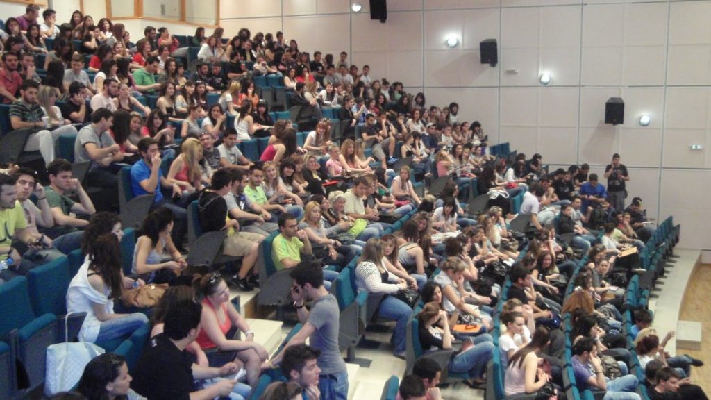 Τέλος στους «αιώνιους φοιτητές» βάζει το υπουργείο Παιδείας