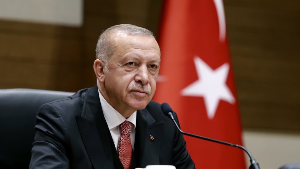 Δέκα μονάδες κάτω η δημοτικότητα του Ερντογάν μέσα σε ένα χρόνο