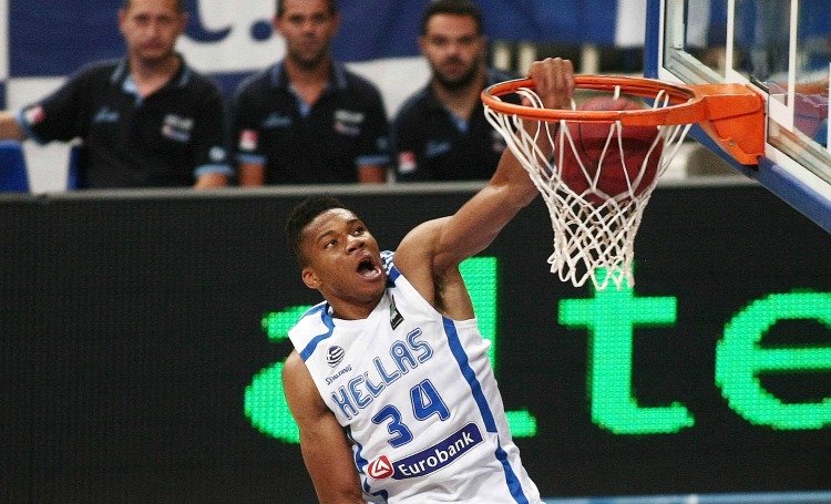 Γ. Αντετοκούμπο: «Παίξαμε πολύ δυνατά στο ένας εναντίον ενός και βάλαμε τα σουτ»