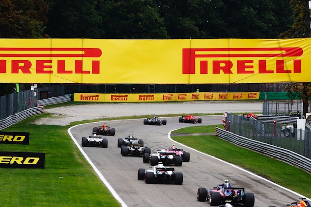 Πυρετώδεις προετοιμασίες για το Γκραν πρι στην Ιταλία (φωτο)