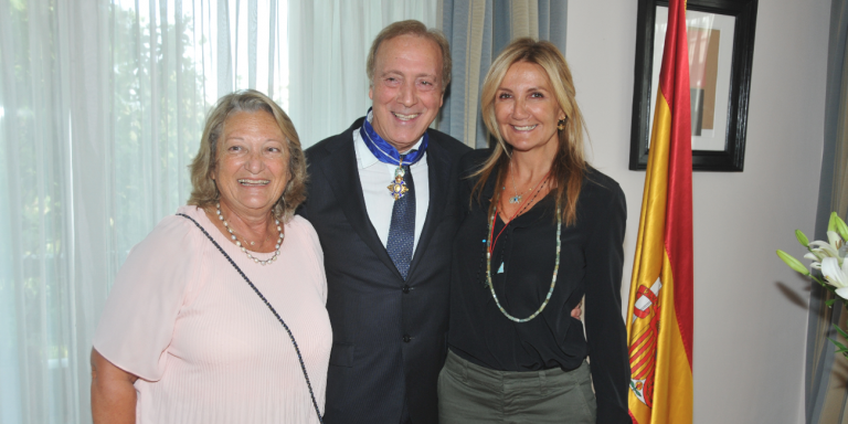 Ύψιστη τιμή στον Νίκο Σταμπολίδη από τον βασιλιά Φίλιππο της Ισπανίας (φωτο)