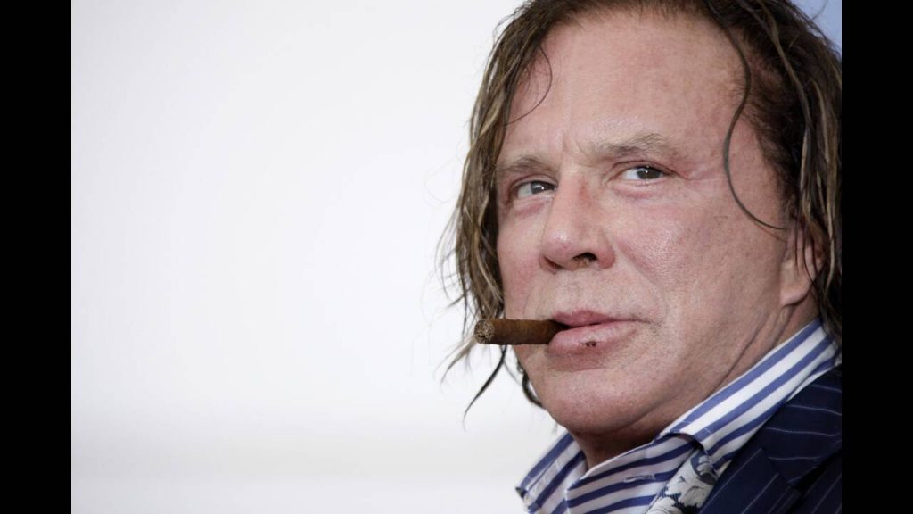 Μίκι Ρουρκ: «Ήθελα να πεθάνω – Ο σκύλος μου με κοιτούσε και άρχισε να κλαίει»