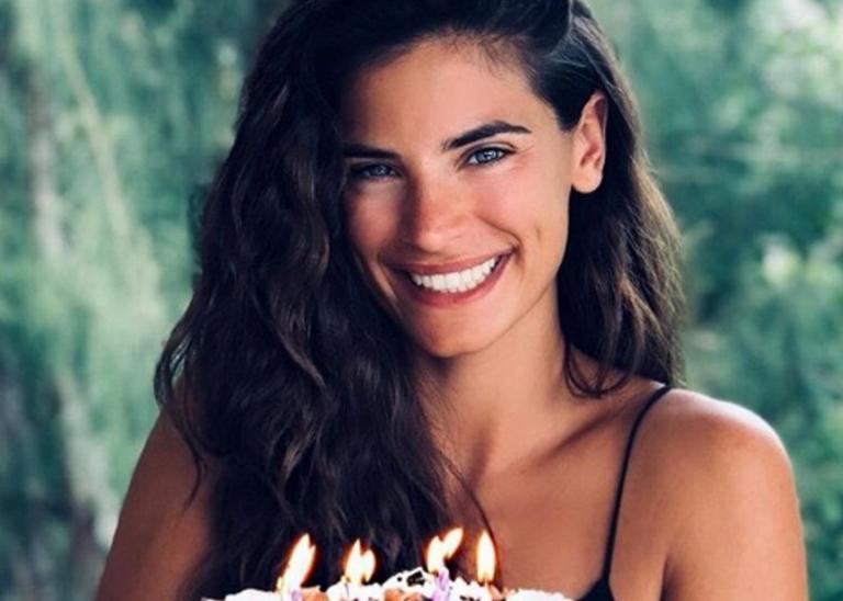 Η Χριστίνα Μπόμπα αυτοτραυματίστηκε – Τα σημάδια στο πηγούνι της (βίντεο)