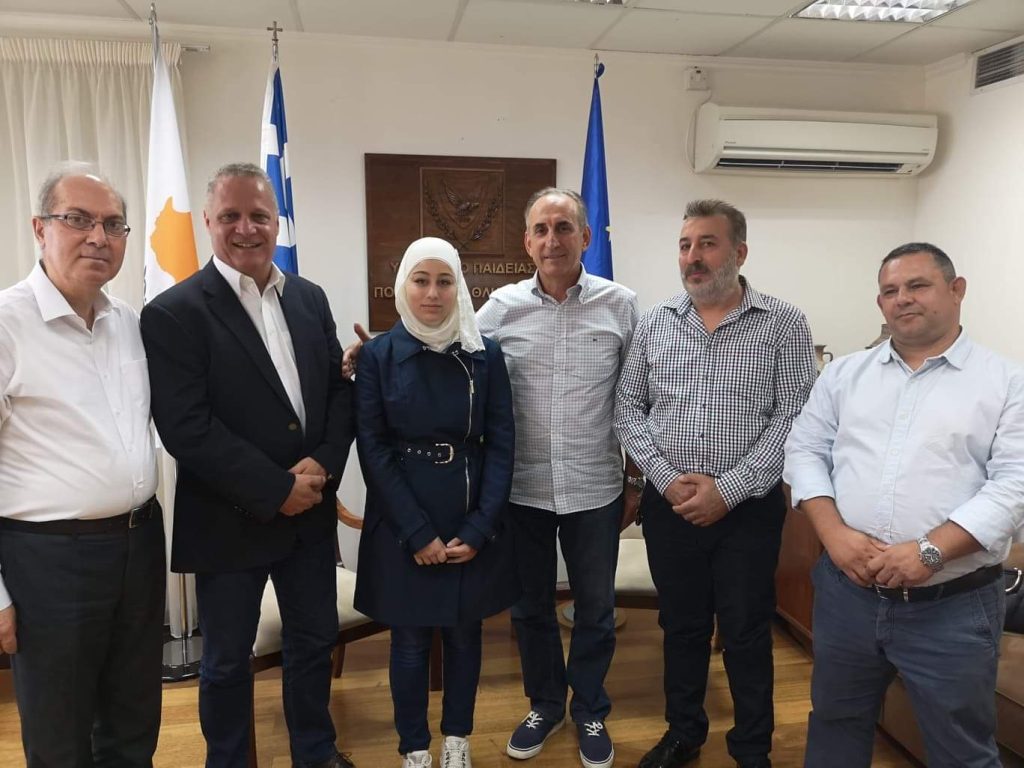 Διευθυντής Λυκείου στη Λευκωσία έδιωξε μουσουλμάνα μαθήτρια που φορούσε μαντήλα