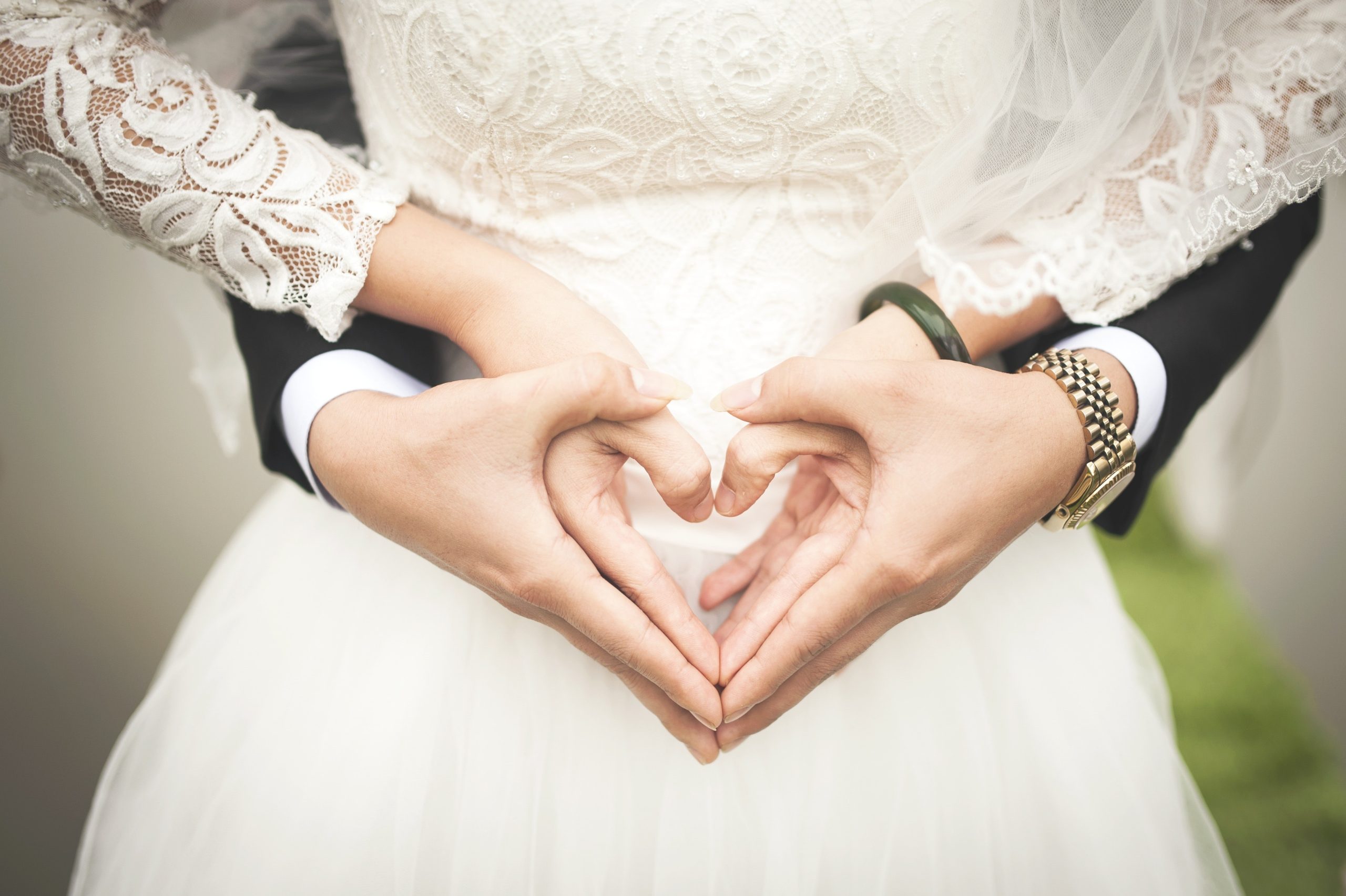 Γάμος: Στα πόσα χρόνια γινόμαστε ευτυχισμένοι;