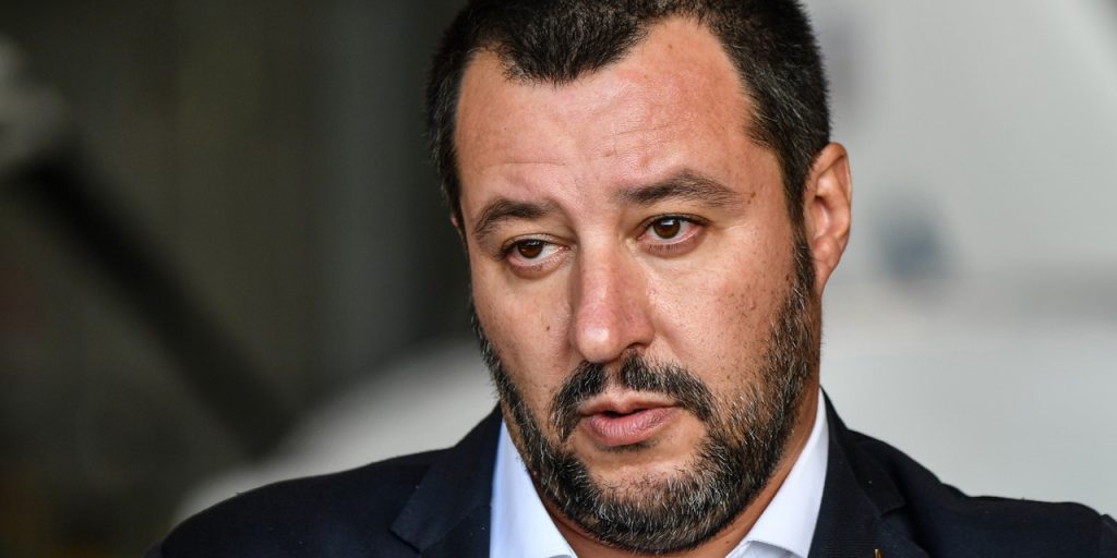 Σάλος με προκλητικό δημοσίευμα δημοσιογράφου της RAI κατά Μ.Σαλβίνι – «Σε έξι μήνες θα τινάξεις στον αέρα τα μυαλά σου»