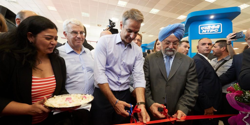 ΔΕΘ: Έραναν με λουλούδια τον Κυριάκο Μητσοτάκη (φωτο)