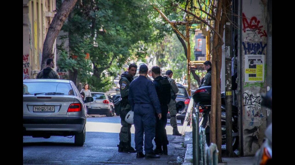 Eξάρχεια: Επιχείρηση της Δίωξης Ναρκωτικών με οχτώ προσαγωγές – Έξι αλλοδαποί