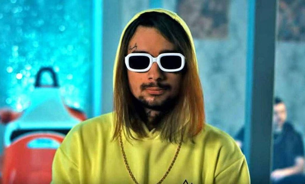 Ξεσπά Ελληνίδα τραγουδίστρια: «Έχω δει τι γίνεται με αυτό το εμετικό πράγμα το Sin boy» (φωτο)